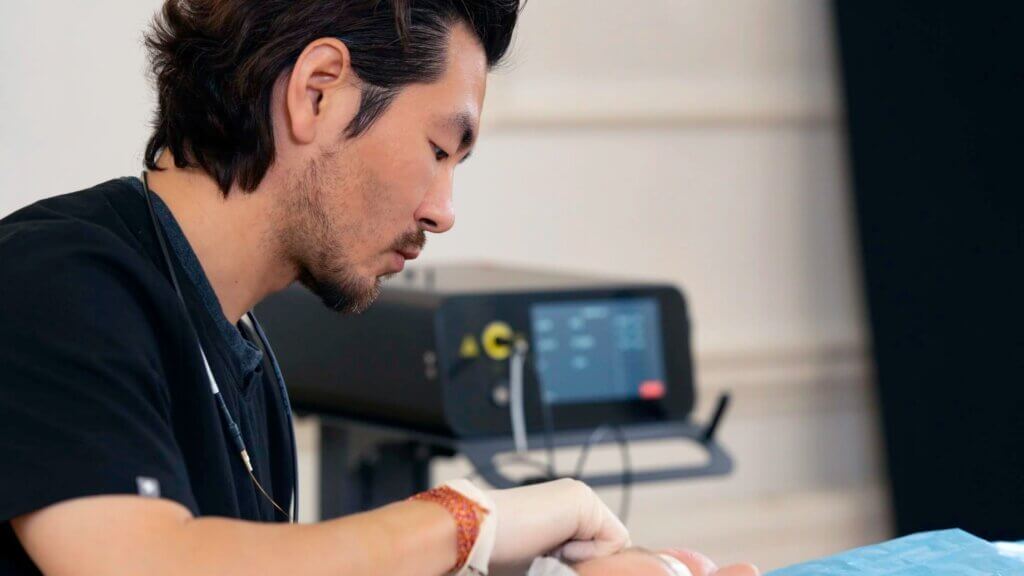Dr Hanson: A Leading Harley Street Clinic in London Dr Hanson preparing undergoing a treatment