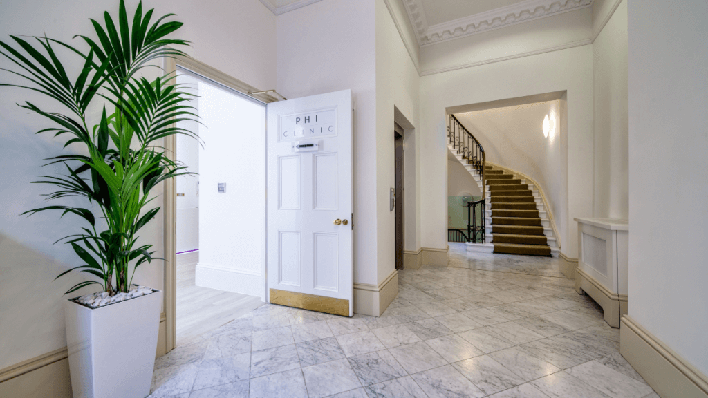An image of the interior of the PHI clinic situated on 102 Harley Street.