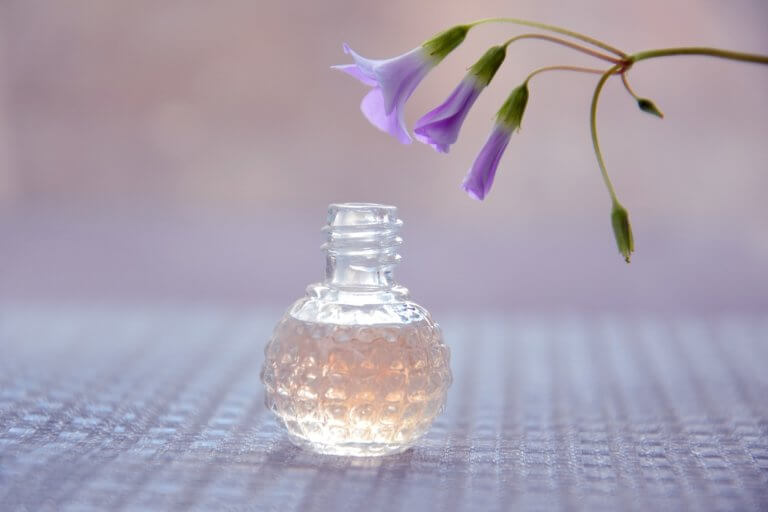 Why Perfume May Not Be The Best for Your Skin