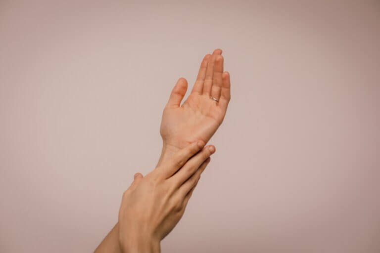 How to get younger looking hands