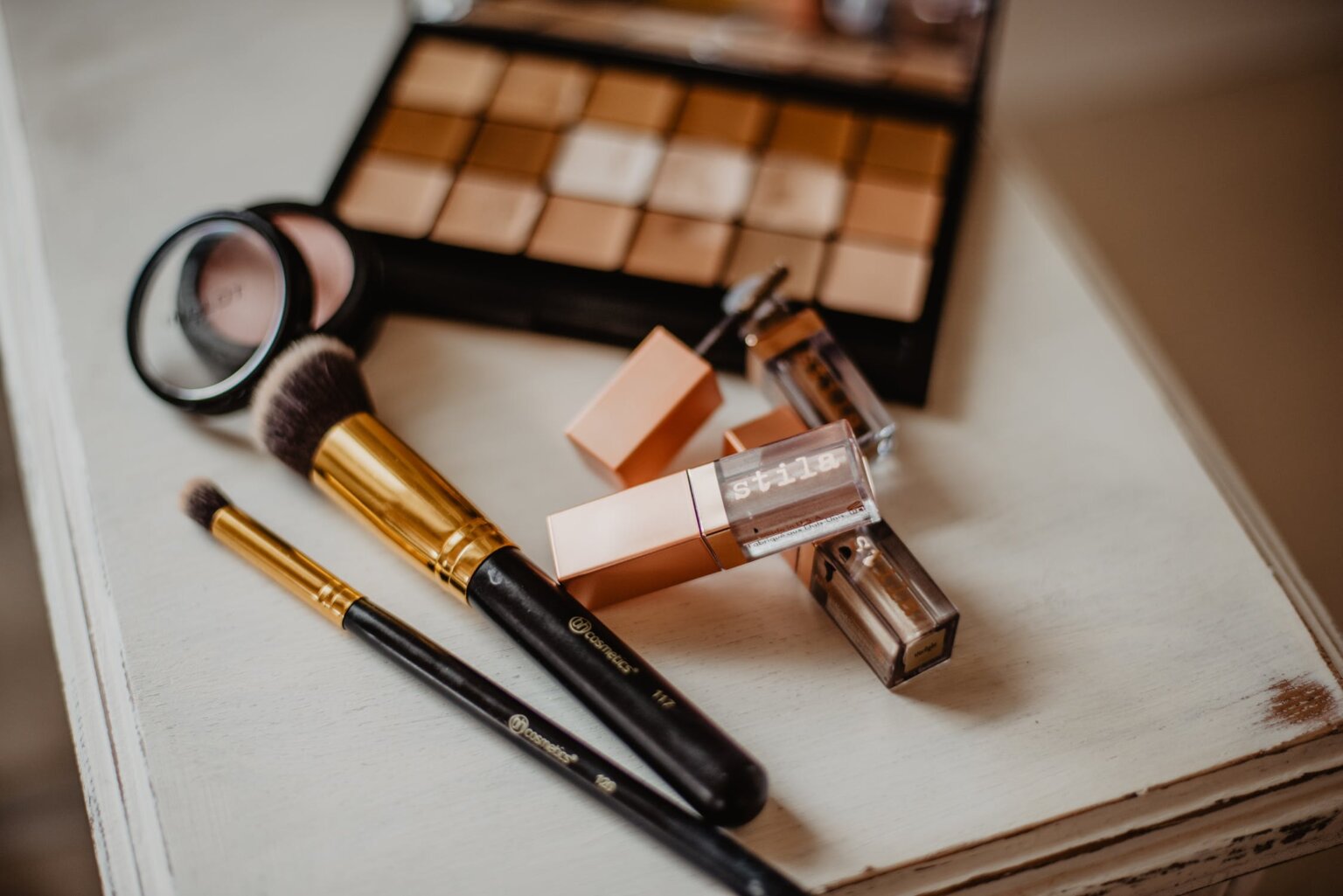 Stilia makeup